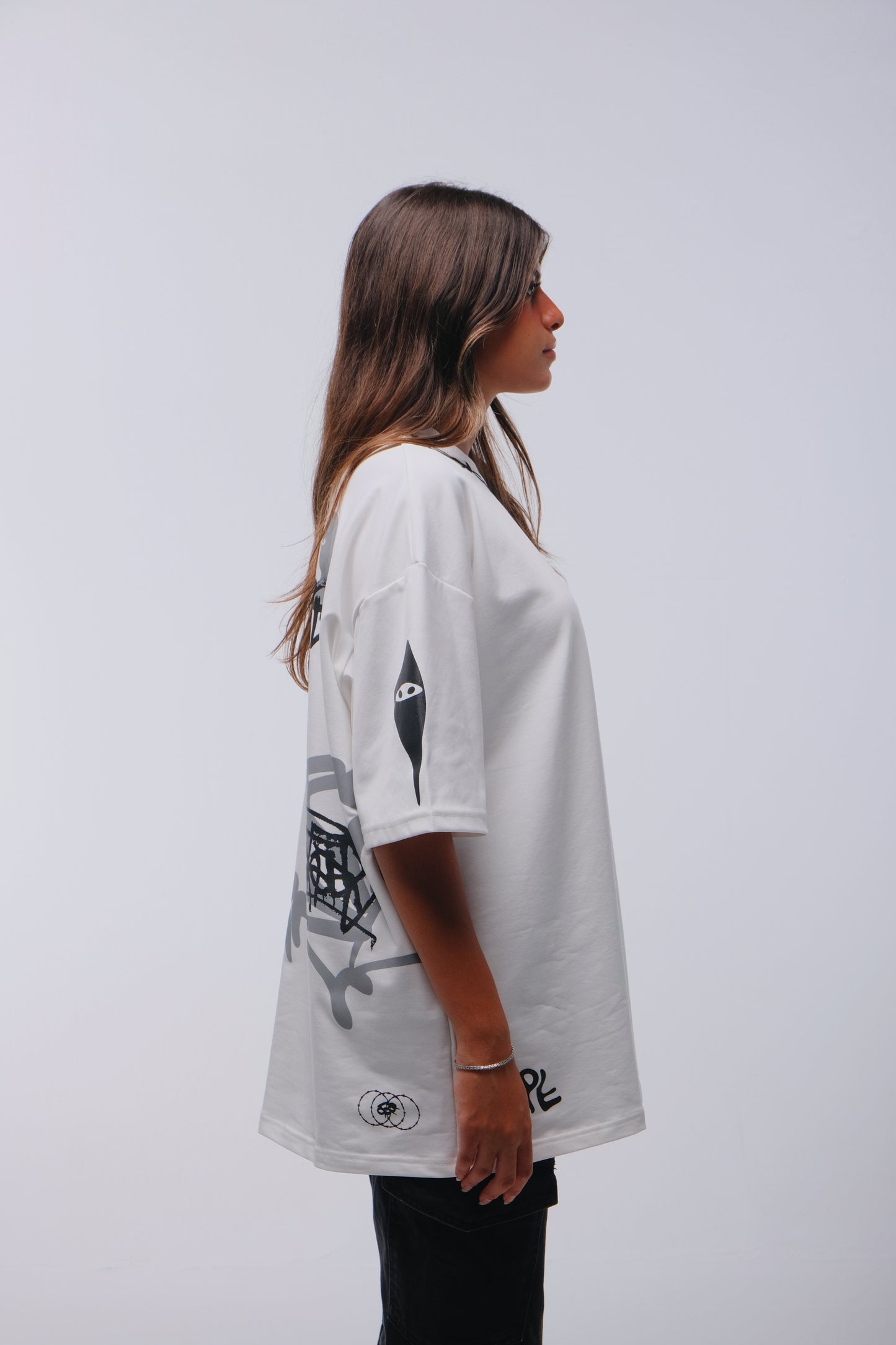 THE WHITE MAYHEM TEE